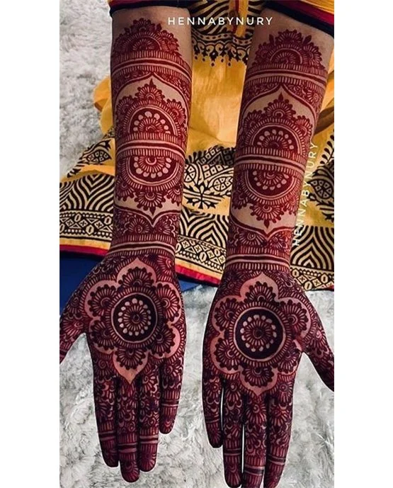 Gorgeous Paisley And Mesh Along Modern Full Hand Mehndi Design